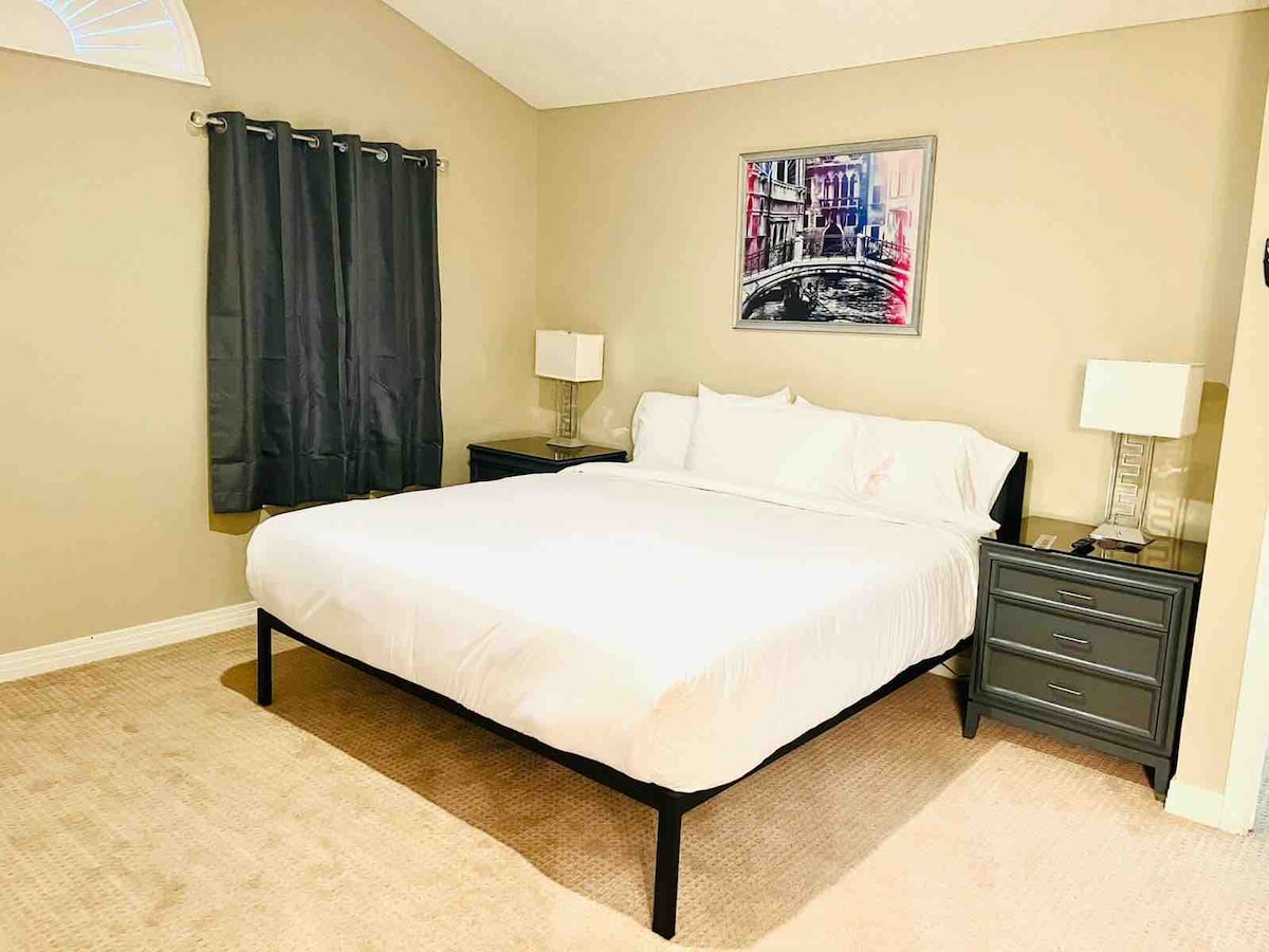 主卧（加大双人床）