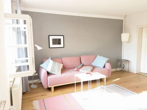 50 meters from the lake with a great courtyard