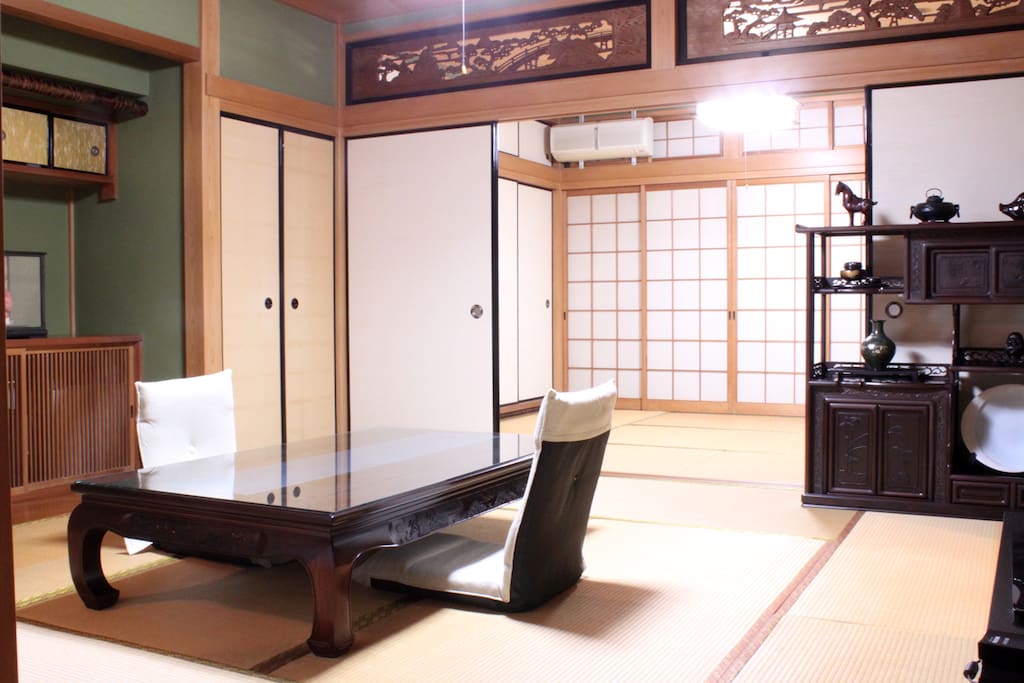 Two Japanese rooms are available as a dedicated space.
八畳と六畳の和室二間を専用スペースとしてご利用いただけます。