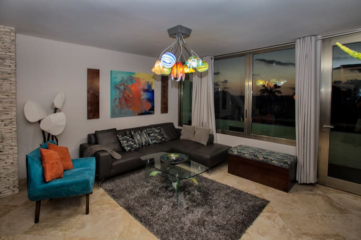 3 Bedroom Penthouse W Rooftop Jacuzzi On 5th Ave - Playa del Carmen