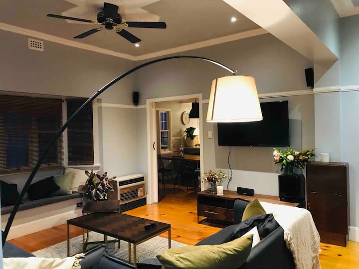 Cosy Cottage Near Town. Backyard For Outdoor Pets. - Toowoomba