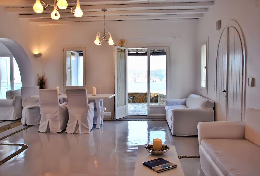 Living room; Dining room
