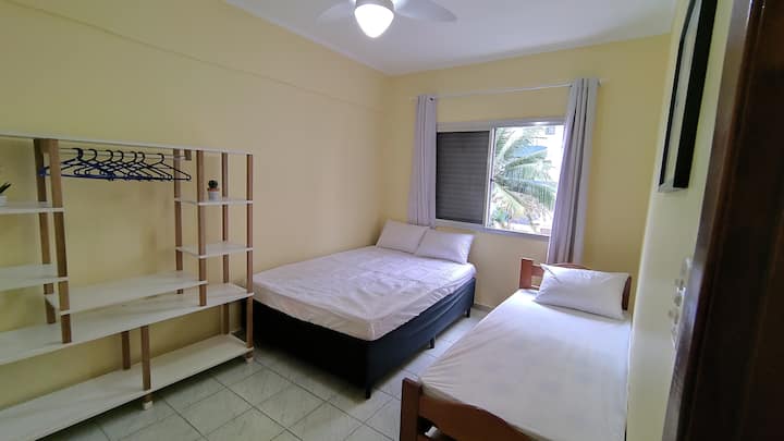 Suita s 1 manželskou posteľou a 1 samostatným lôžkom. 