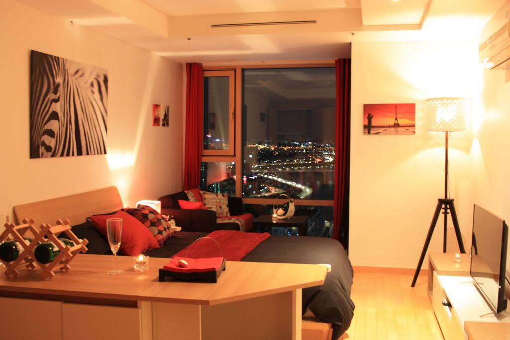 Moo Studio with the Han river