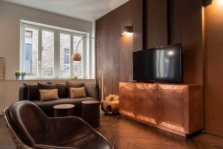 Ponte Vecchio Luxury Apartment gallery image 2