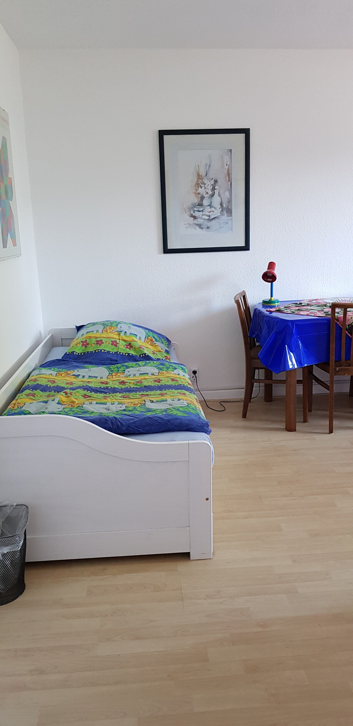 Единично легло във втора спалня