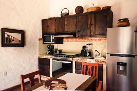 Top Airbnb: (2) Beautiful Apartment in Historic City Center in Santiago De Querétaro