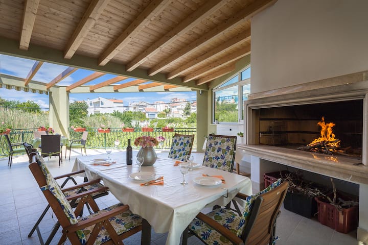 Family getaway near Split, with gorgeous sea view