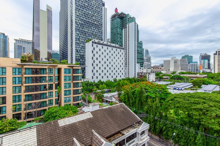 Breezy Apt5 Heart Of Bkk 5min Walk To Bts 2 8pax Flats For Rent In Khet Pathum Wan Krung Thep Maha Nakhon Thailand