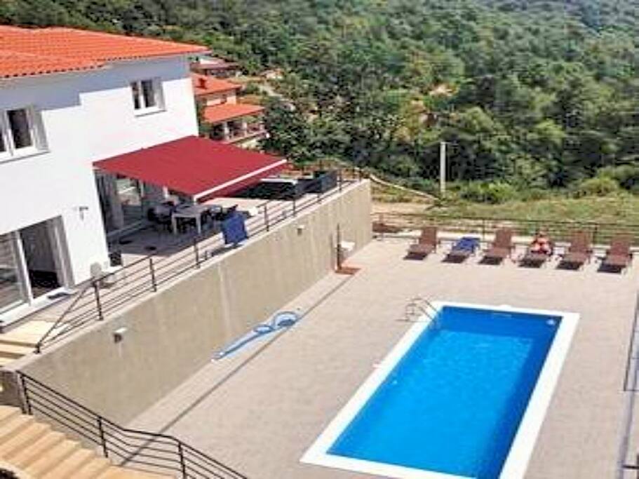Private pool