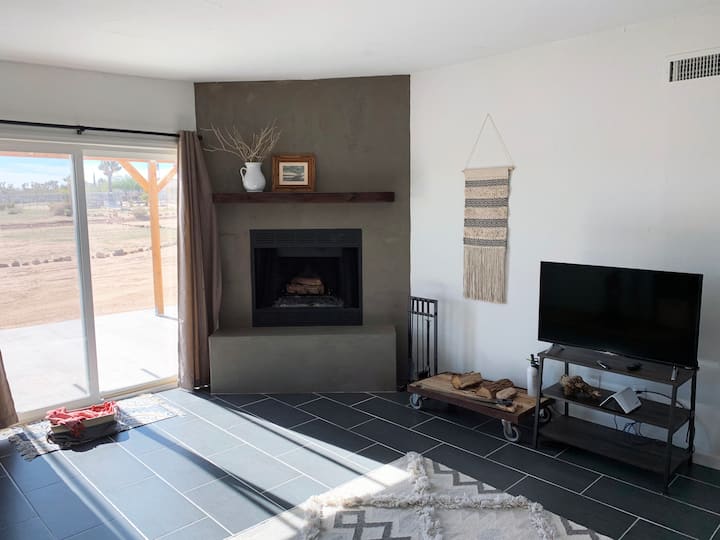 Desert Dream House - Near Pioneertown & Jt Park - Yucca Valley, CA