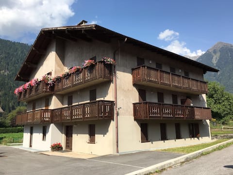Pinzolo max 9 beds, parking and bicycles