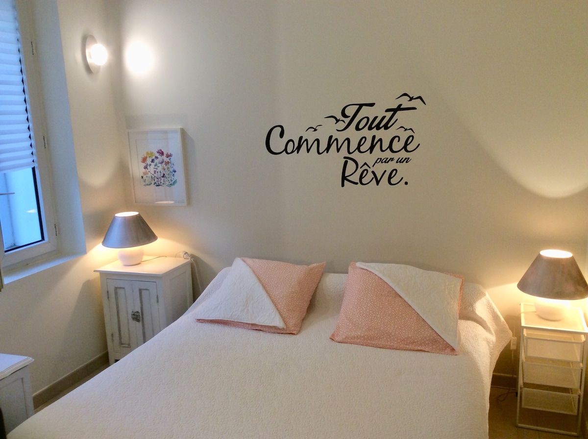 Posibilidad de cama doble en la pequeña habitación