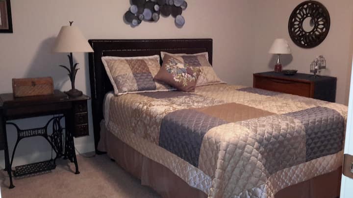 Nieuw en comfortabel queensize bed