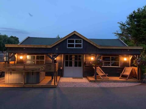 Larbreck cabin, Hot tub, pets welcome , Tennis.