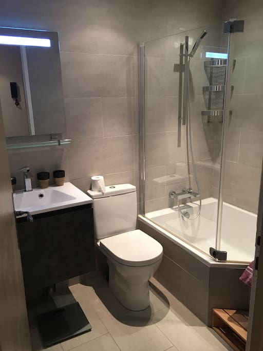 A modern and functional bathroom