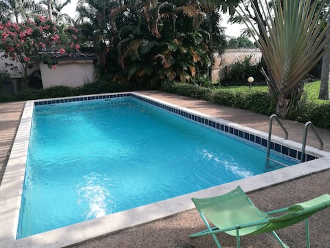 Chambre privée avec piscine proche ENA 2 plateaux.