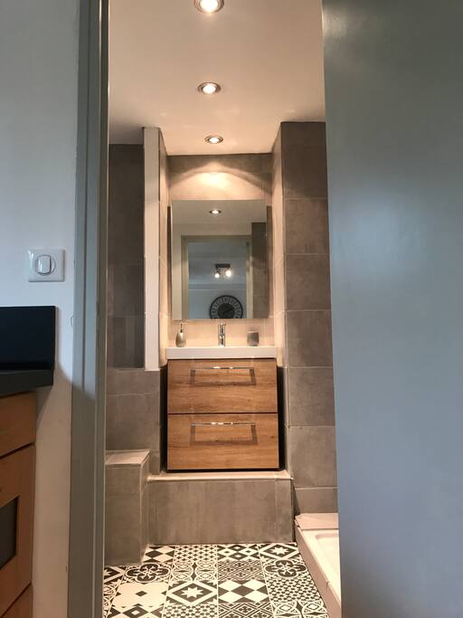 SDB avec douche 120 X 80