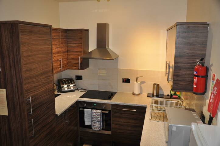 Royal Mile 4 Bedroom and 3 Bathroom Apt for 10 per gallery image 5