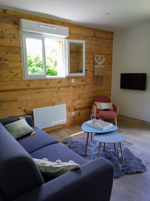 Propriété Airbnb réussie: Small wooden house à Dole