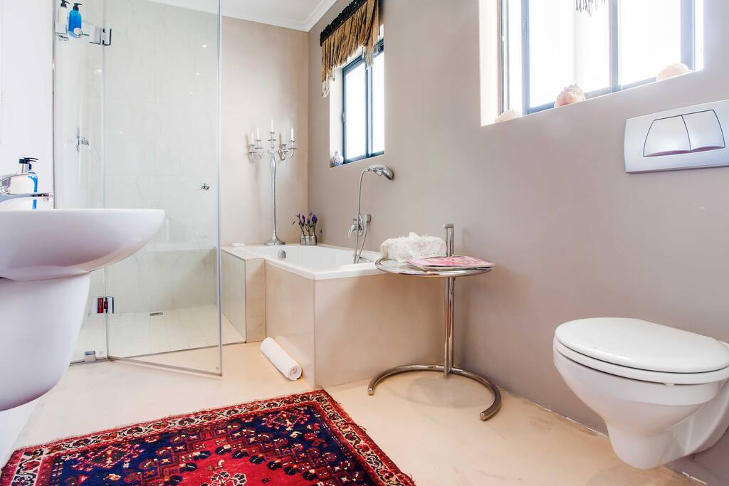 Love - Bathroom