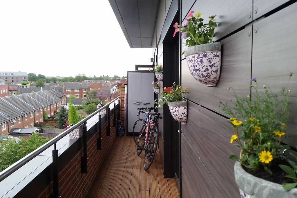 Top floor full length balcony