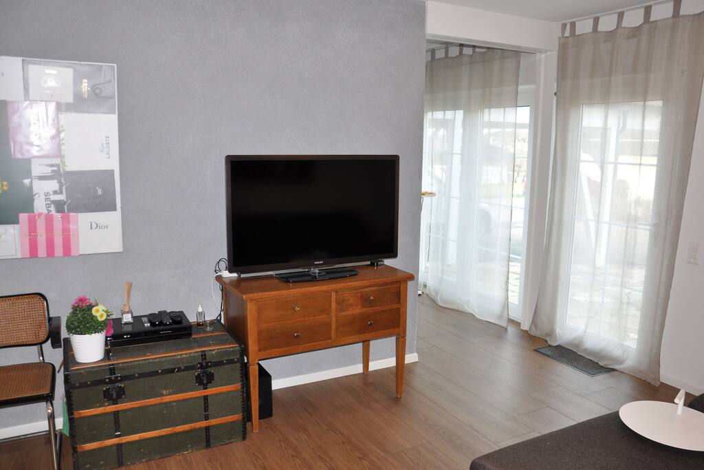 Flat TV