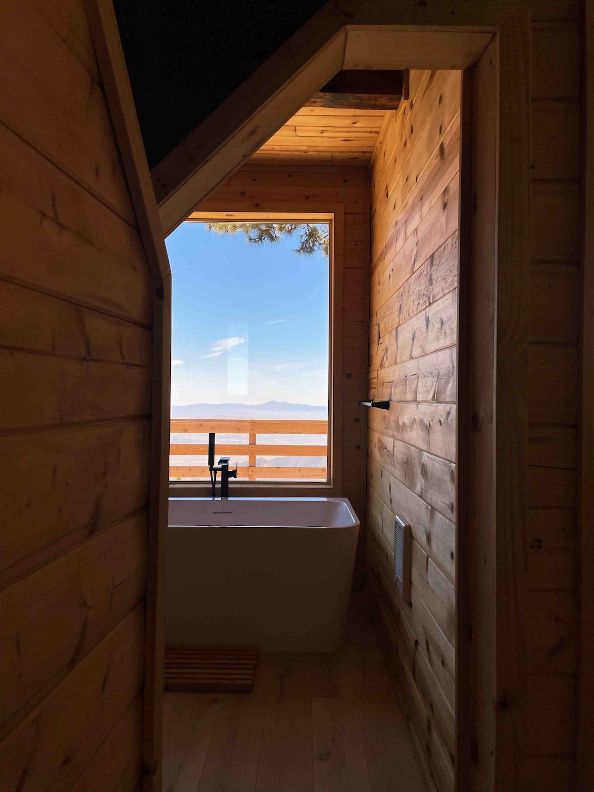 Yamaguchi Den - A Scenic and Minimal Cozy Cabin - Cabins for Rent