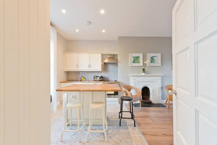 Huge 6 Bedroom Georgian Townhouse in Dublin City gallery image 4