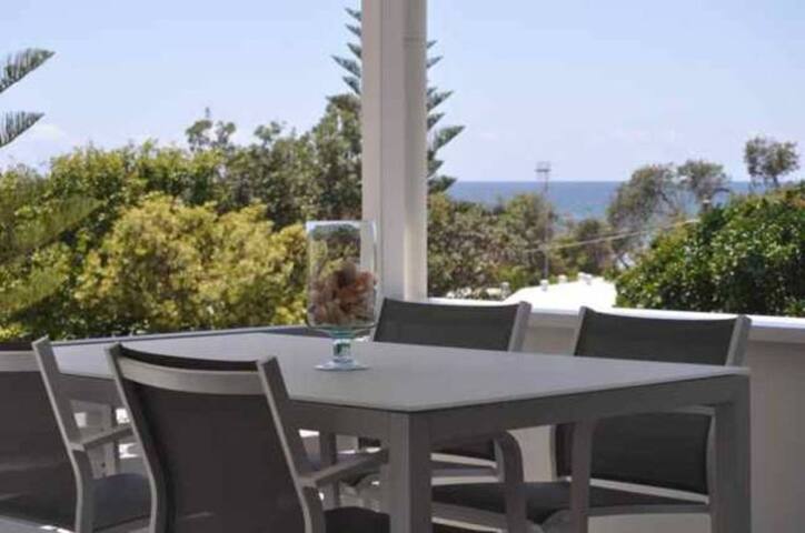 Beachside magic at Peregian gallery image 3