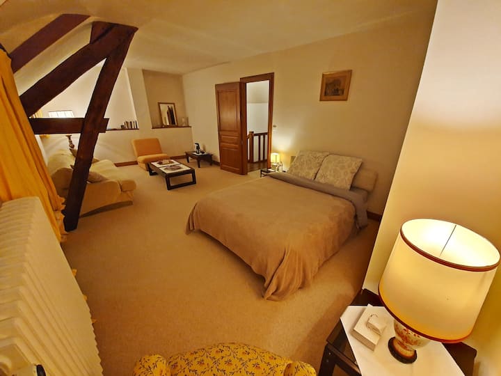 חדר שינה ראשון למעלה