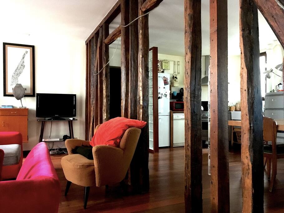 Salon ouvert sur cuisine