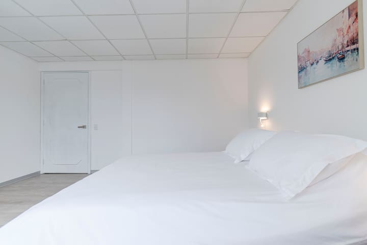 Suites Los Naranjos managed Airbnb listing 1