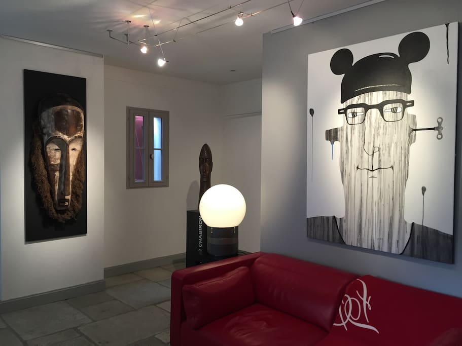 Maxana - Entrée de la Maison d'Hôtes et de la Galerie d'Art Maxanart.
