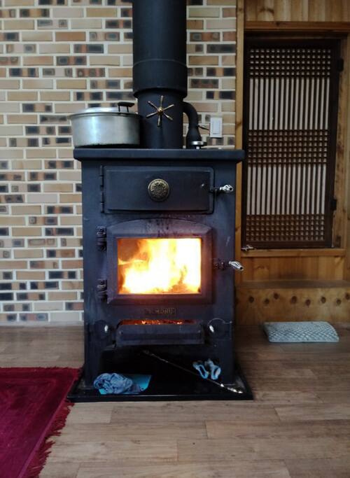 you can use fireplace in the dining room