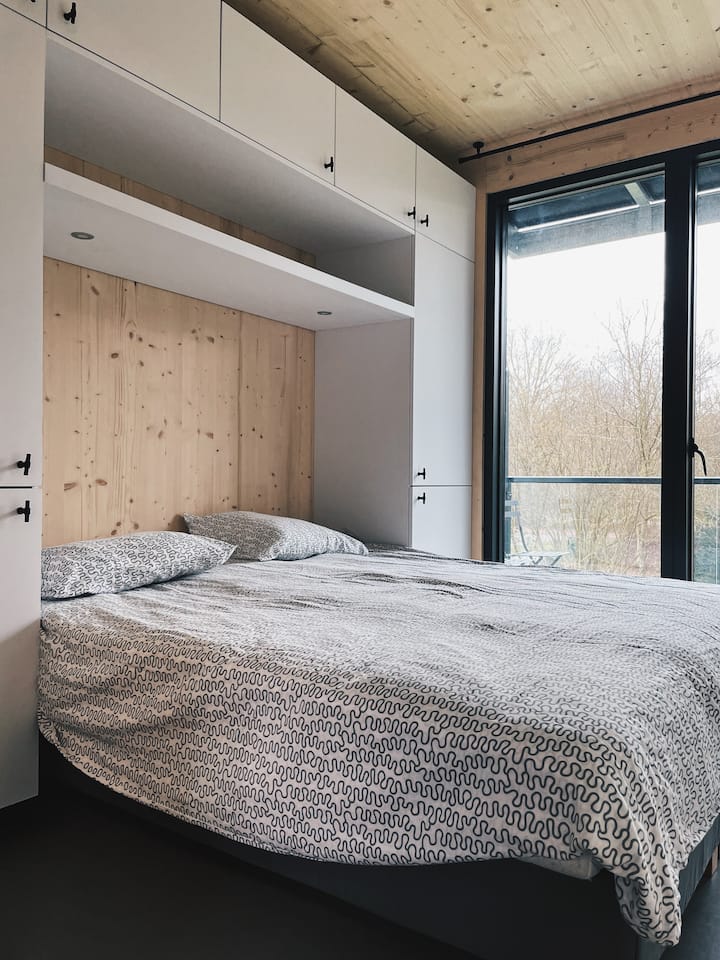 可爱的2米宽双人床