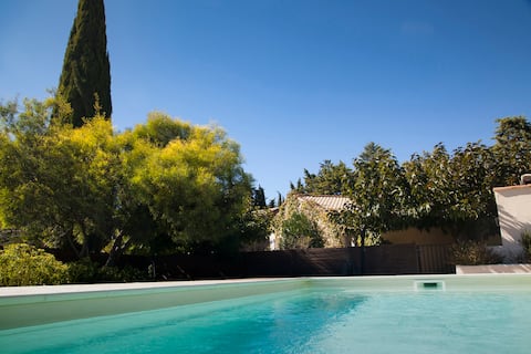 Vines Cottage Close to Sea. Private Pool/Garden.