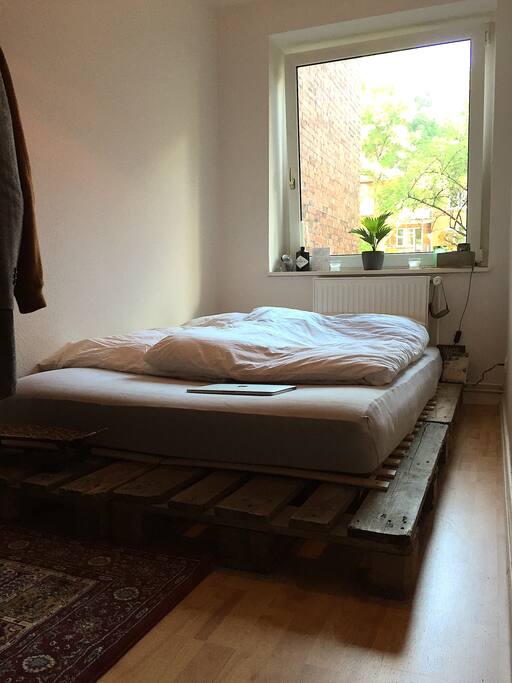 Schlafzimmer 1