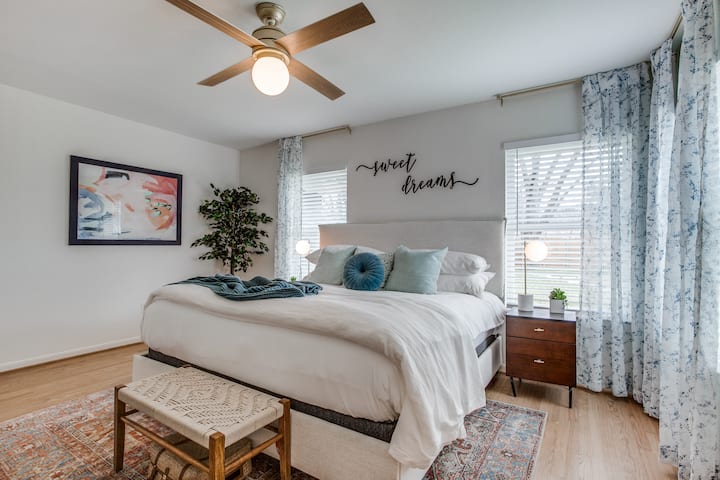 Master has King Size Bed