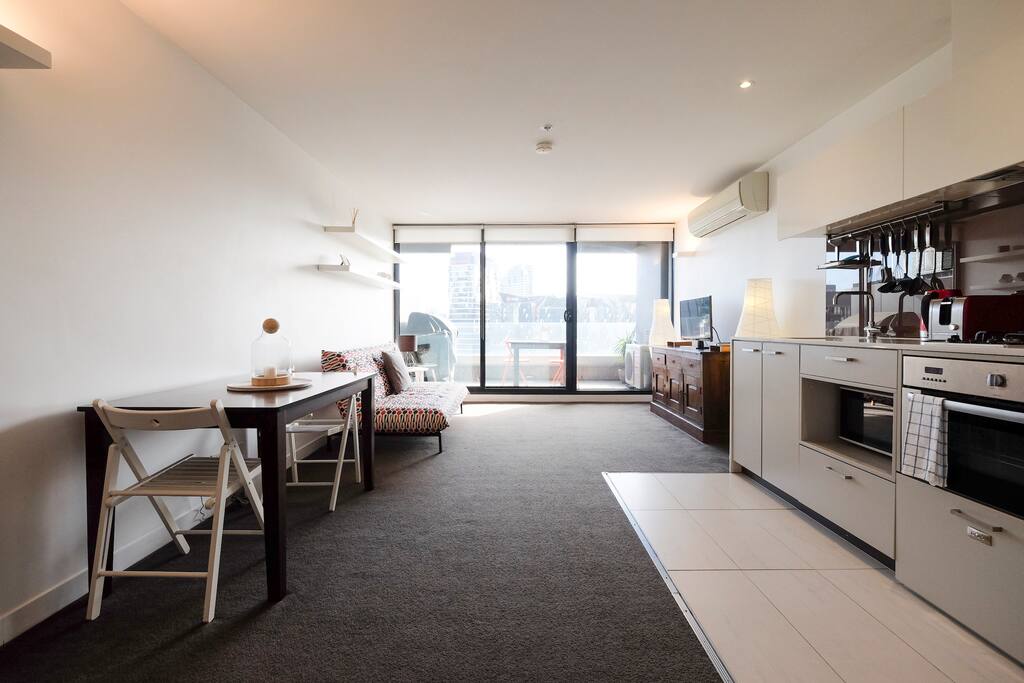 Complete amenities for leisure and business travelers alike