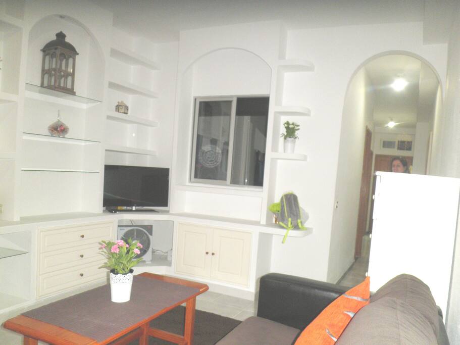 Salón acogedor, cómodo y luminoso con vistas a la calle