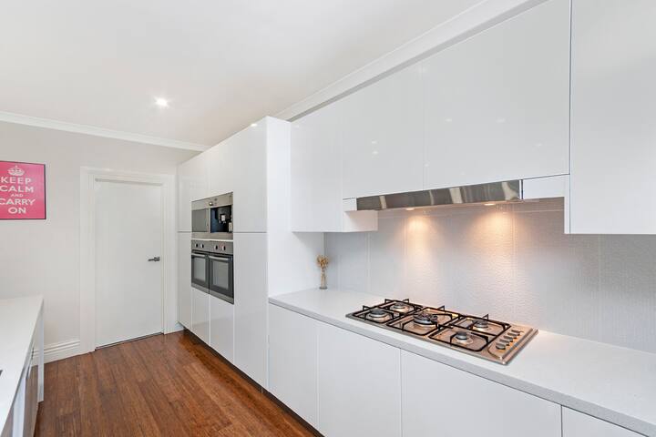 Somerled House Port Fairy gallery image 3