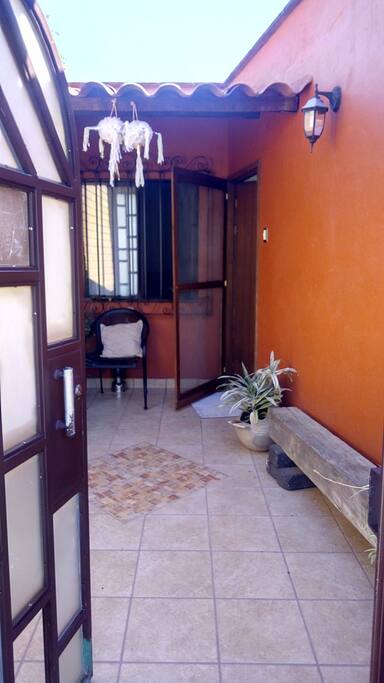 Vista del pórtico. Un lugar agradable para tomar un café por las mañanas