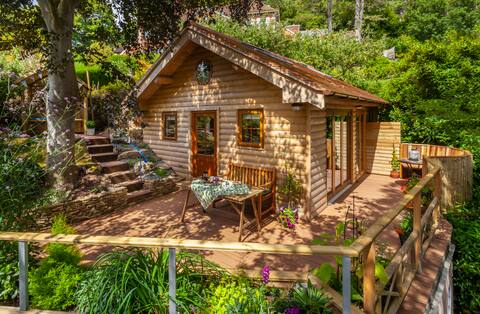 Porthole Log Cabin, Somerset Sea View