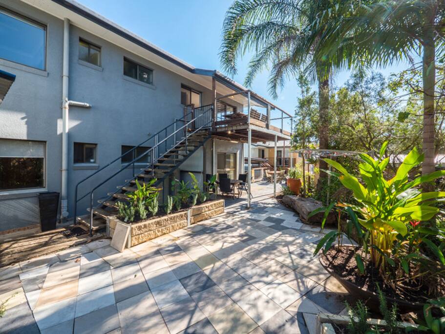 Landscaped rear courtyard