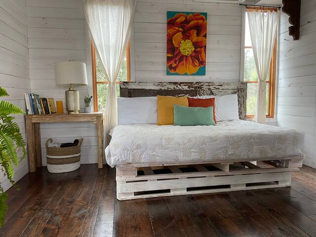 | Guest House | Bikes, Beach, Paddle Boards