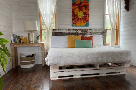 |Benny Bungalow| Bikes, Beach, Paddle Boards, Pig