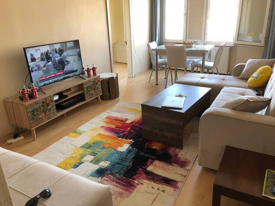 Saloon (shared - international channels)