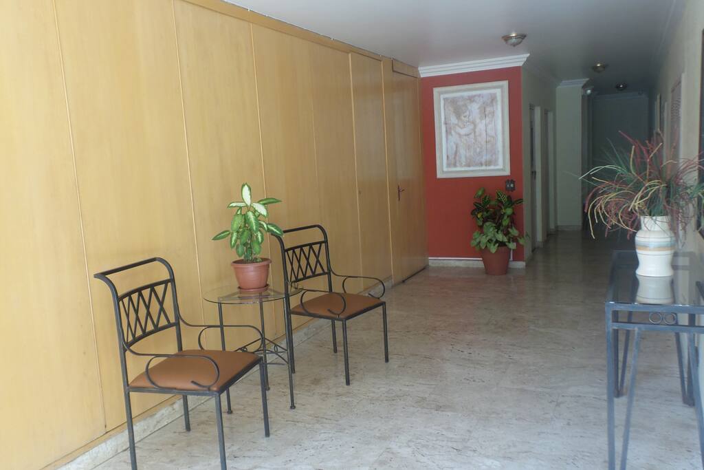 Entrance Hall to Evevators ( 2)