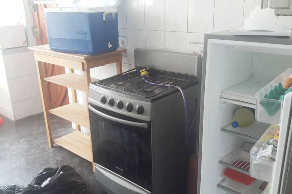 Cocina equipada con posibilidades a que la puedan usar.